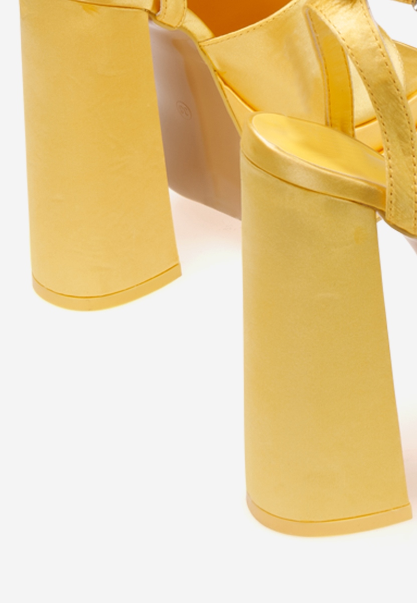 Žlté sandále na hrubom podpätku a platforme Fervenza