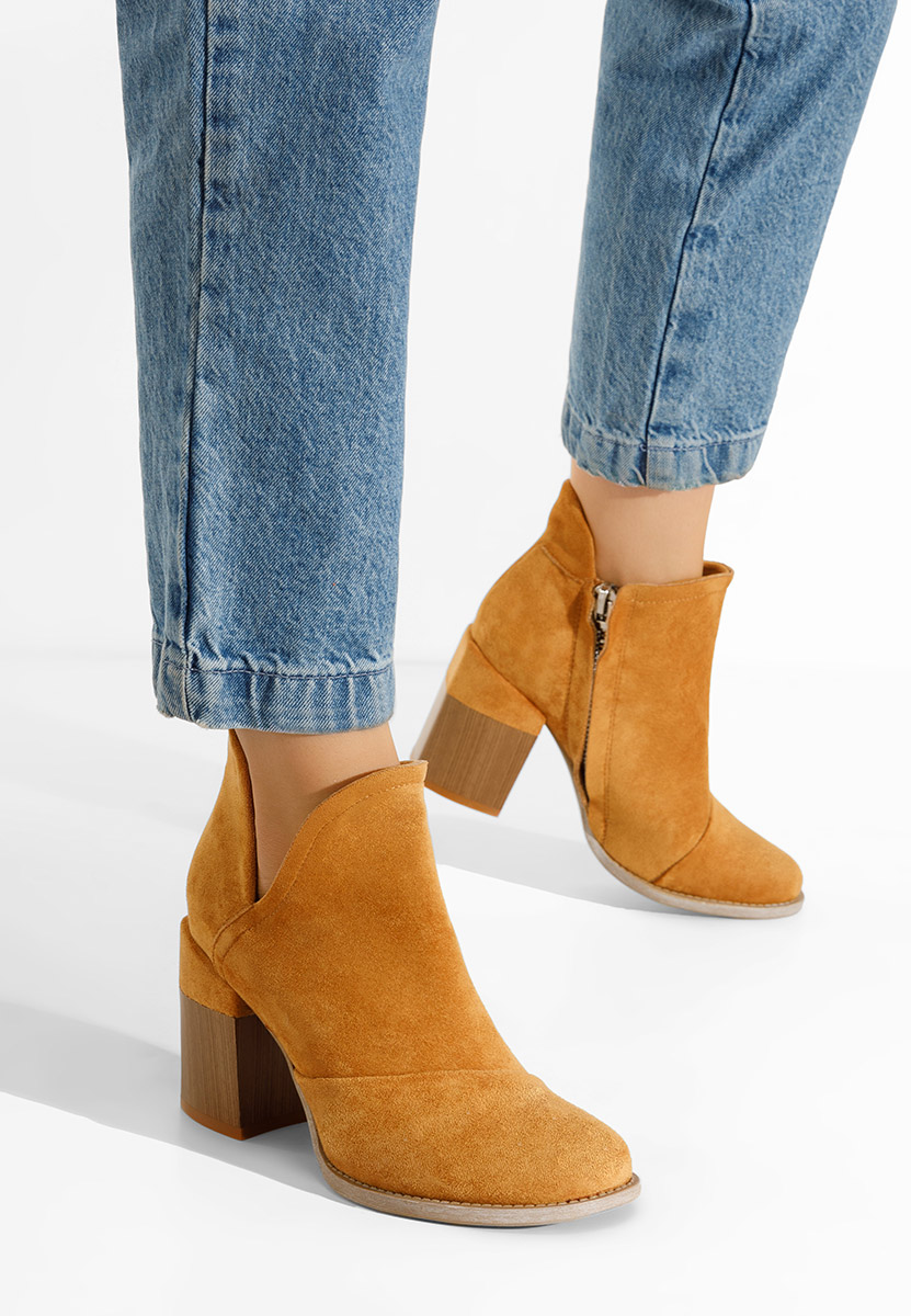 Camelové členkové čižmy na hrubom podpätku Condesa