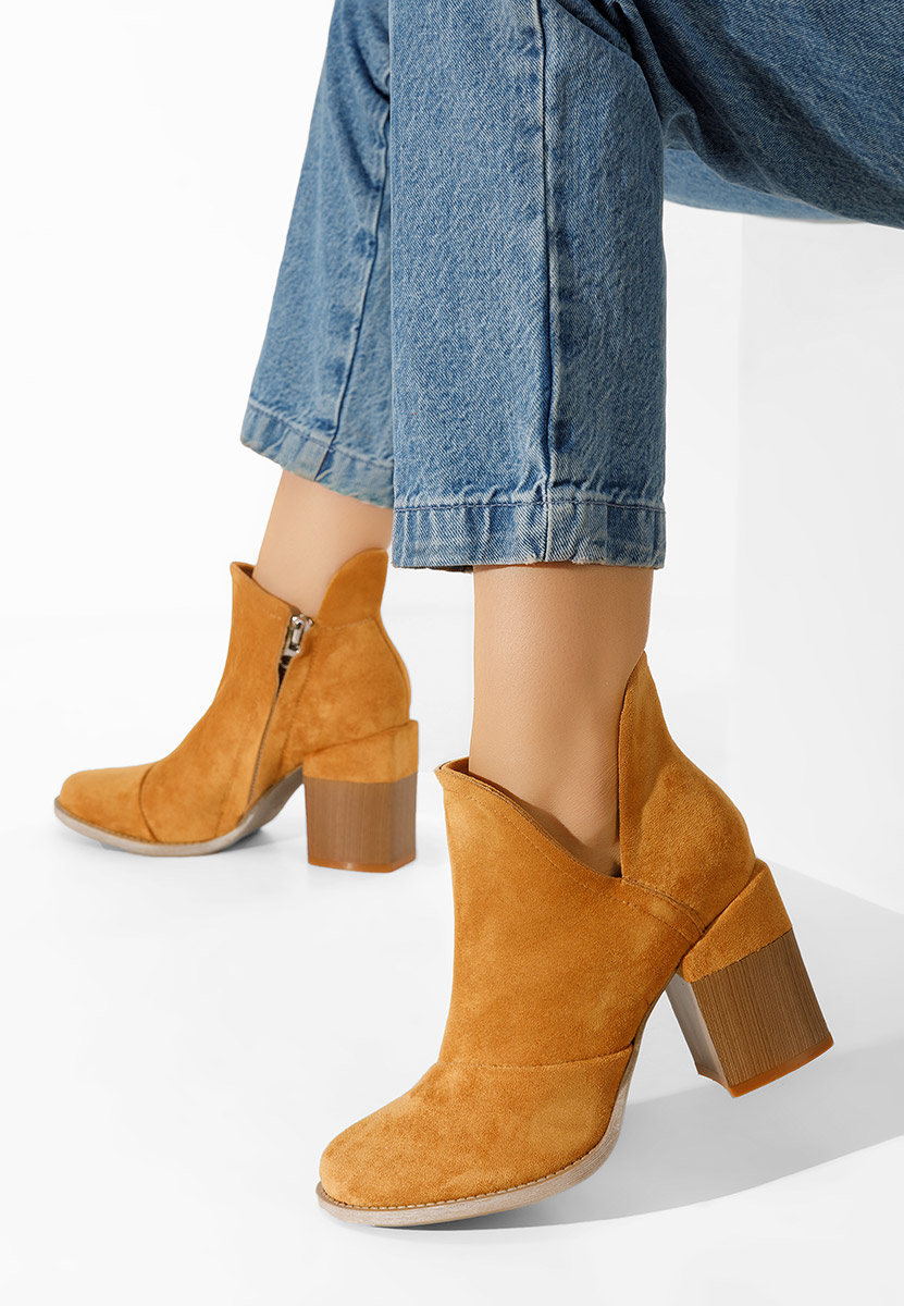 Camelové členkové čižmy na hrubom podpätku Condesa