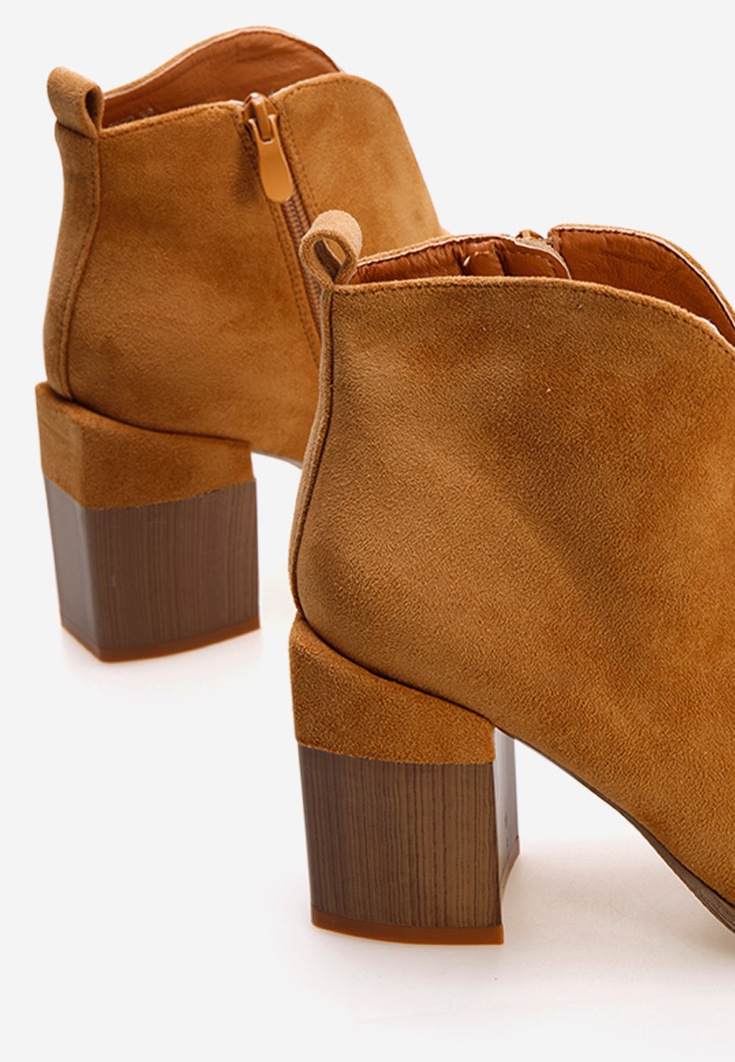 Camelové členkové čižmy na hrubom podpätku Beires