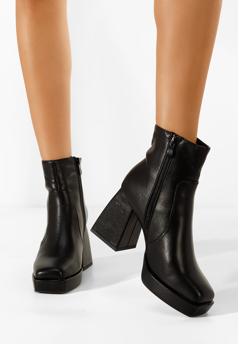 Čierne členkové čižmy na hrubom podpätku Cabrese