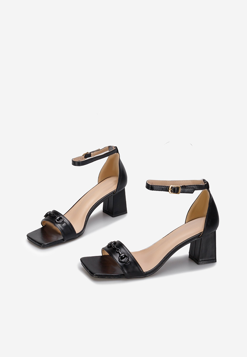 Čierne sandále na hrubom podpätku Damia