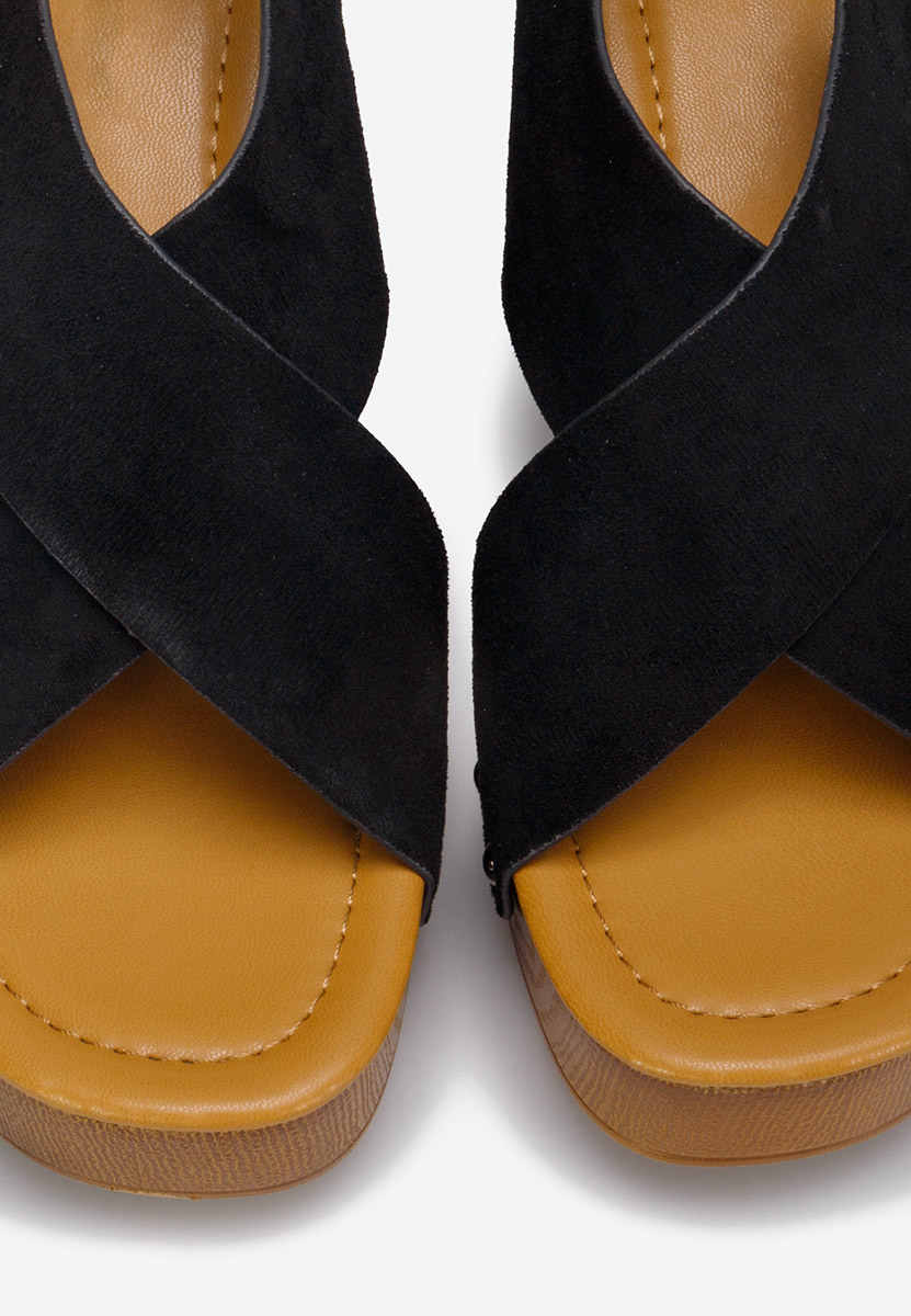 Čierne sandále na hrubom podpätku a platforme Azalea