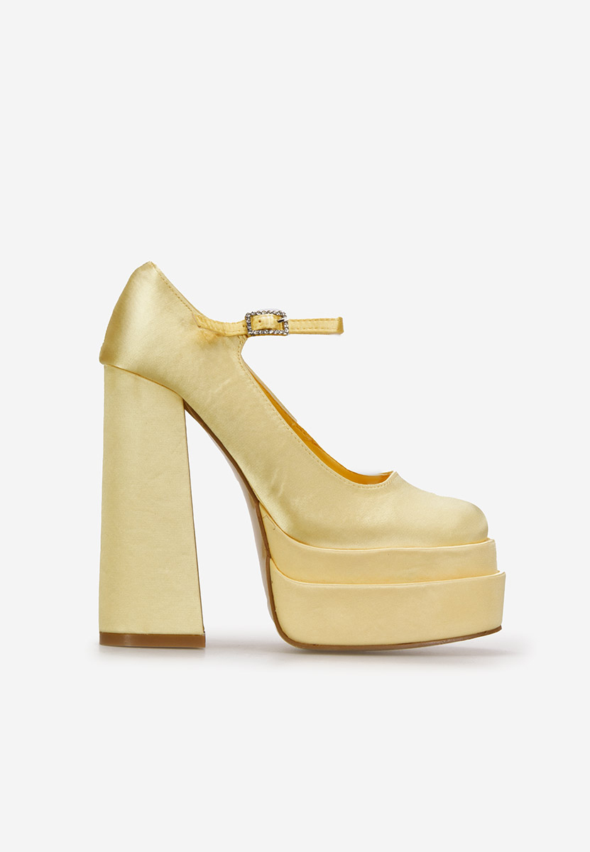 Žlté lodičky na platforme Bia