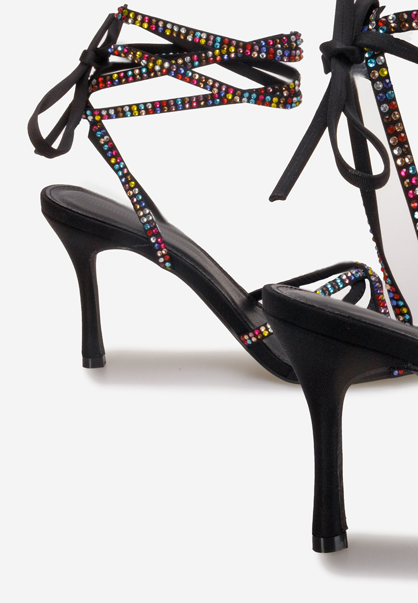 Čierne sandále na tenkom opätku Ynola V2