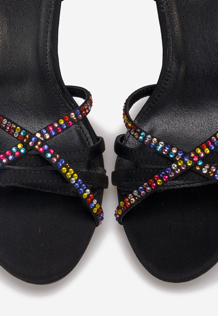 Čierne sandále na tenkom opätku Ynola V2