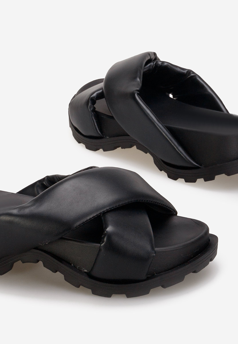 Čierne šlapky na platforme Ariola