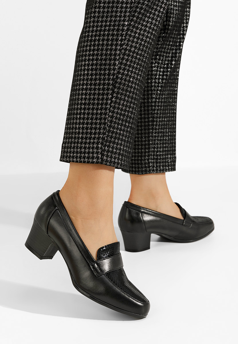 Čierne mokasíny na opätku Elidera