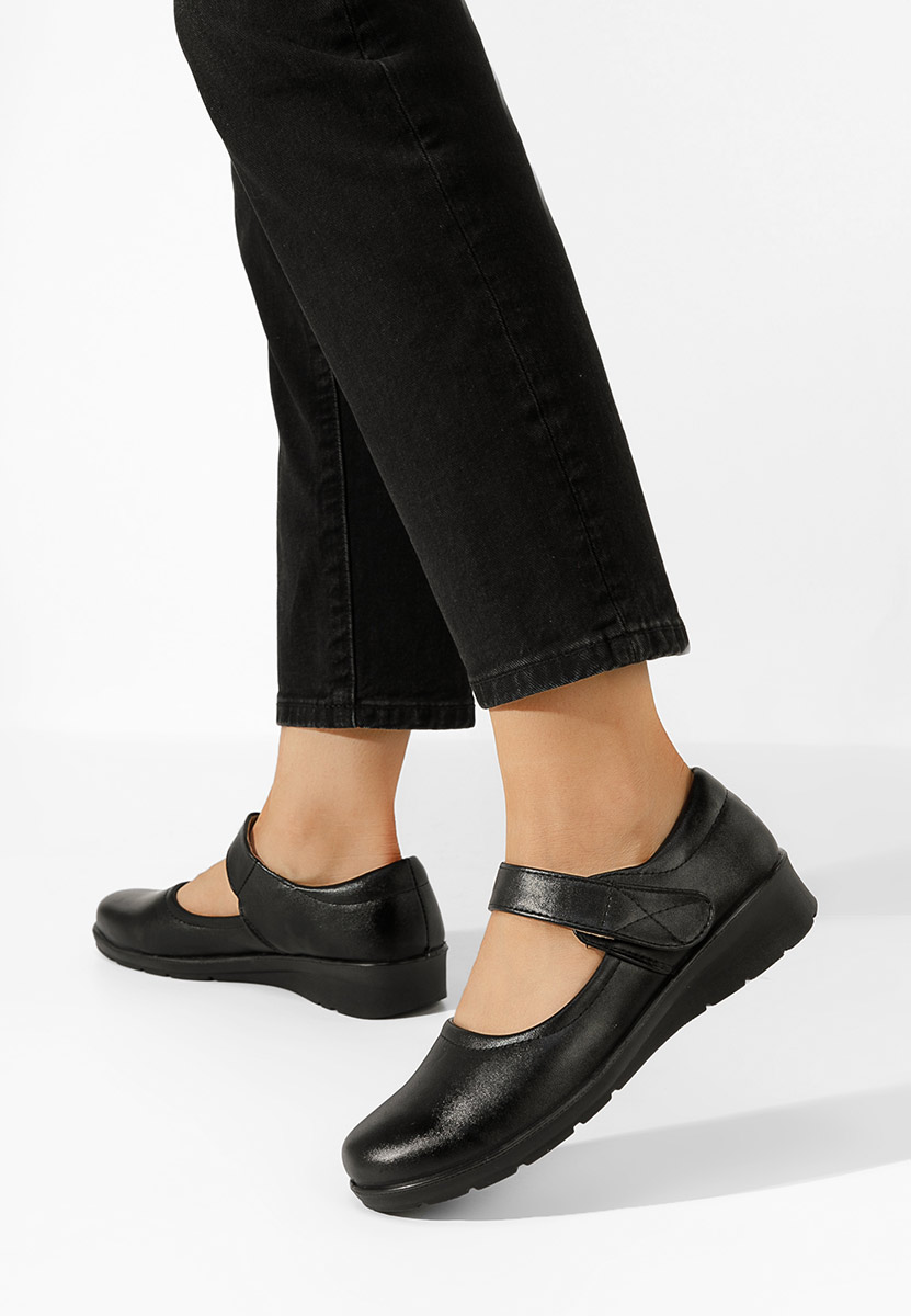 Čierne lodičky na klinku Iphasa