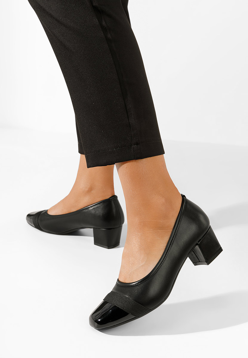 Čierne lodičky na nízkom opätku Selea Čierne lodičky na nízkom opätku Selea