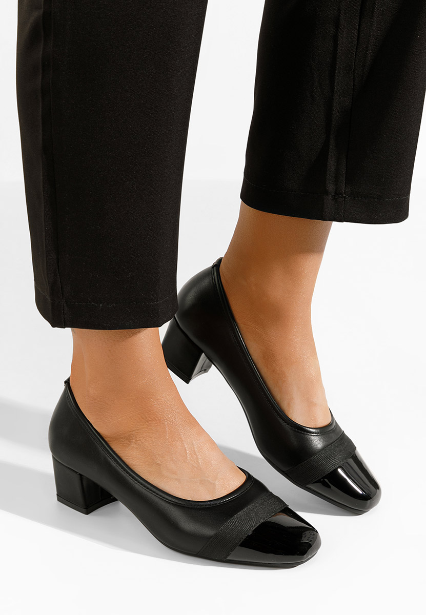 Čierne lodičky na nízkom opätku Selea Čierne lodičky na nízkom opätku Selea