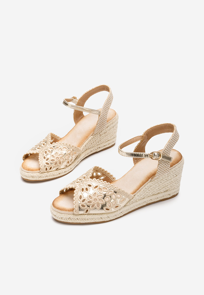 Zlaté sandále na klinovom opatku Finana