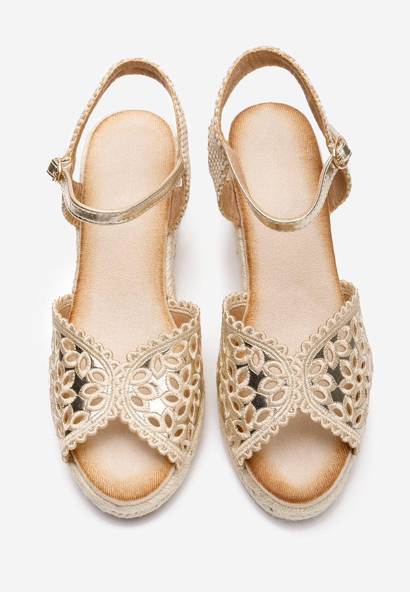 Zlaté sandále na klinovom opatku Finana