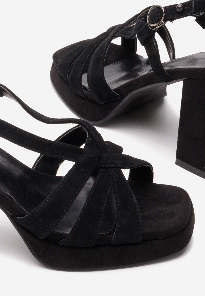 Čierne sandále na hrubom opätku Yasna