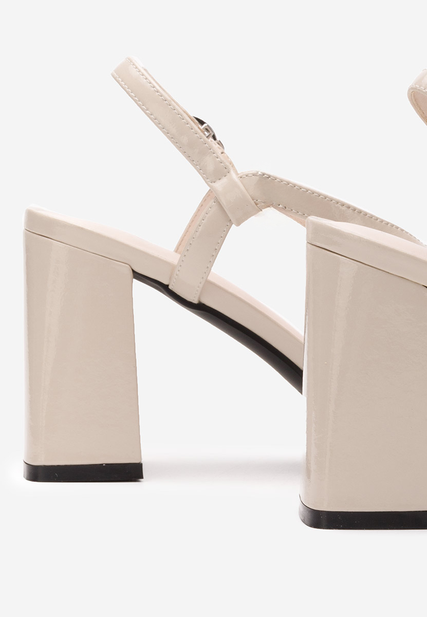 Béžové sandále na hrubom opätku Yasna