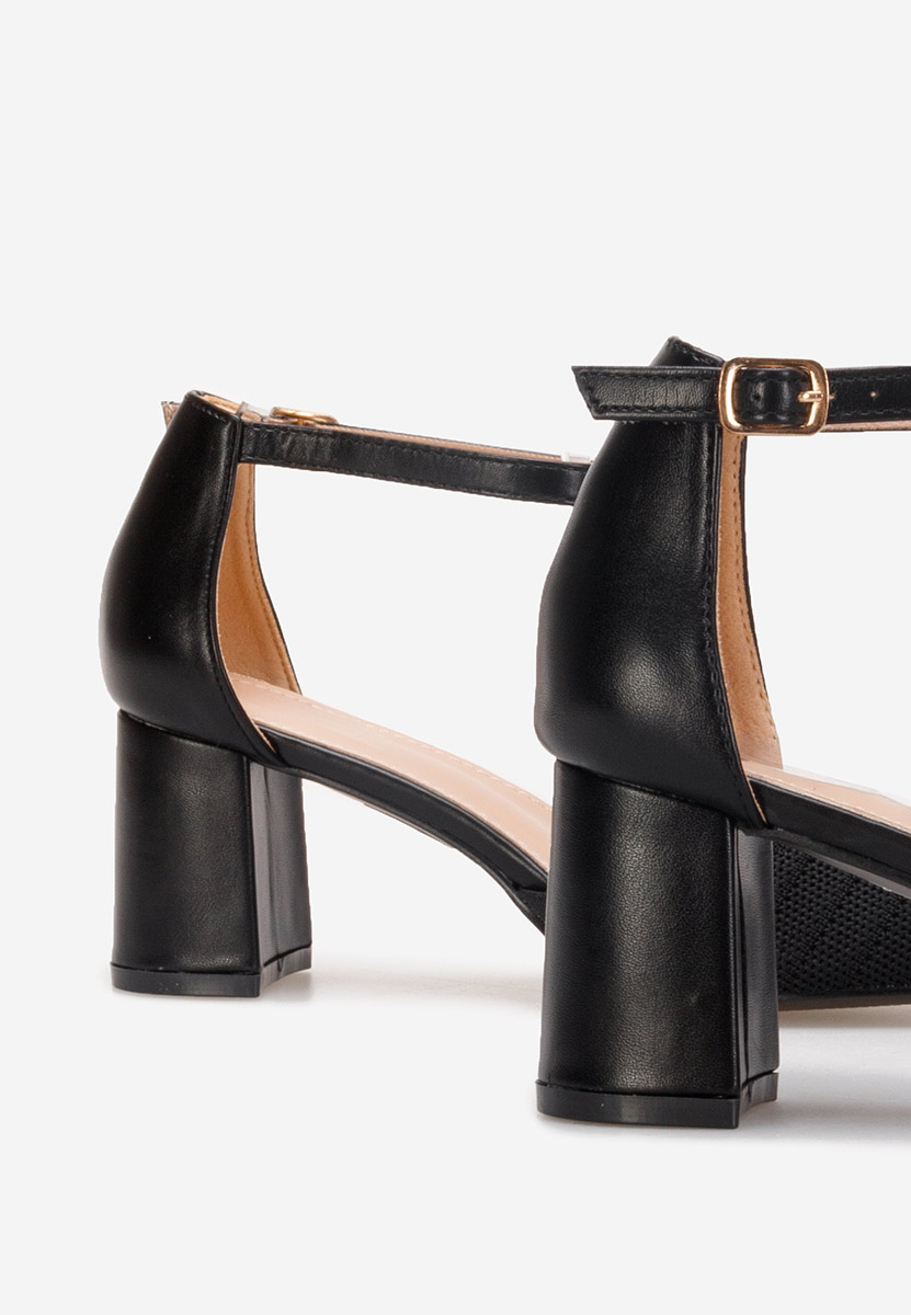 Čierne lodičky na hrubom opätku Silvena