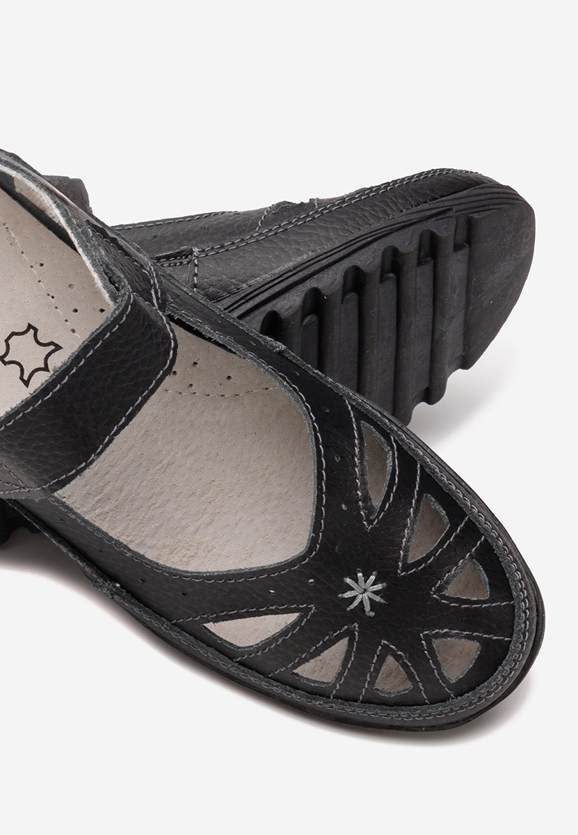 Čierne balerínky Cassina