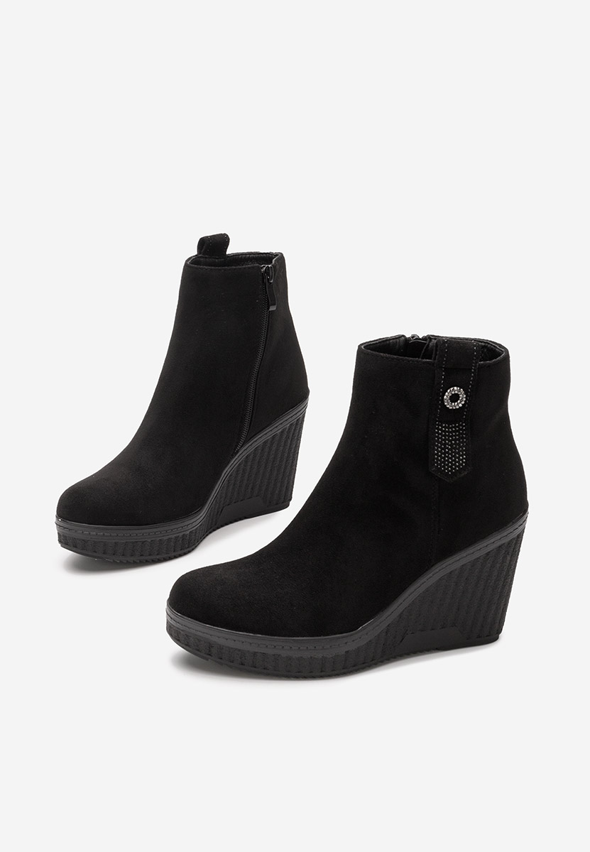 Čierne kotníkové čižmy na platforme Charlet