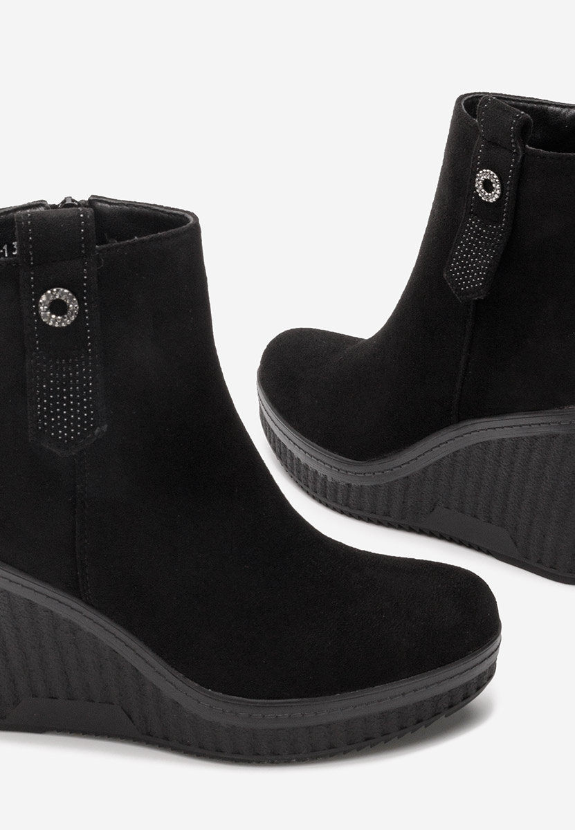 Čierne kotníkové čižmy na platforme Charlet