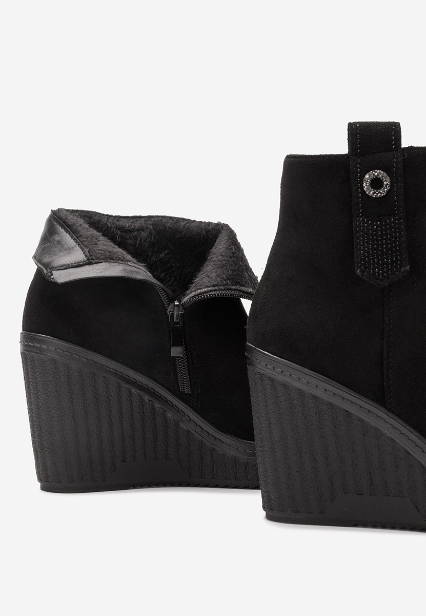 Čierne kotníkové čižmy na platforme Charlet