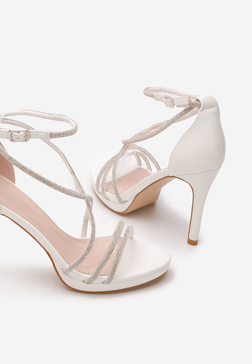 Biele elegantné sandále na opätku Vergie