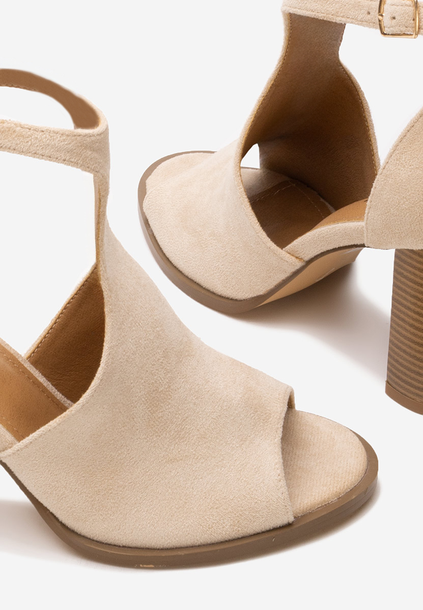 Béžové sandále na hrubom opätku Jolanda