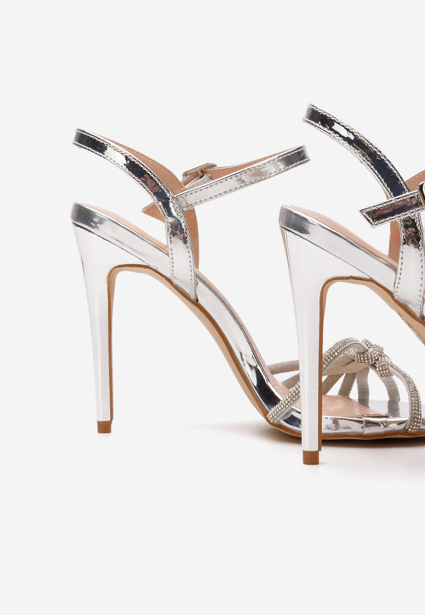 Strieborné sandále na vysokom opatku Crystala