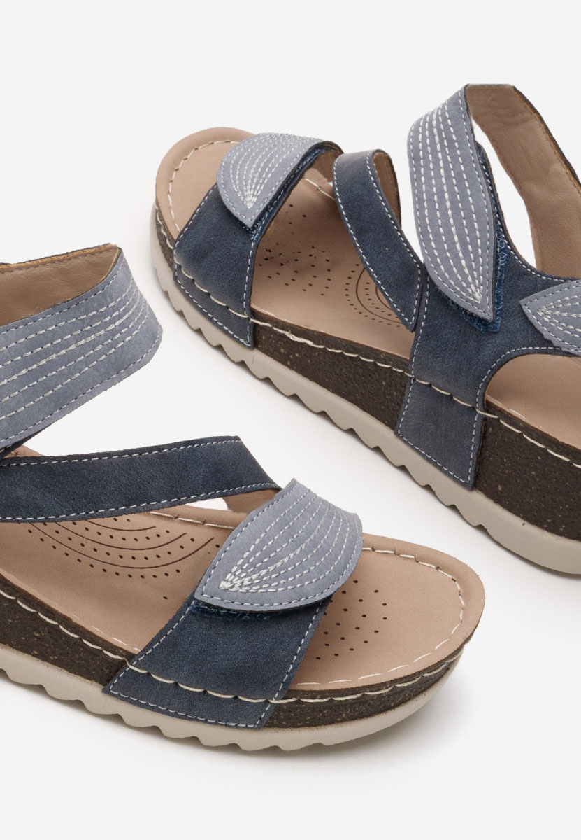 Modré sandále na klinovom opatku Falia