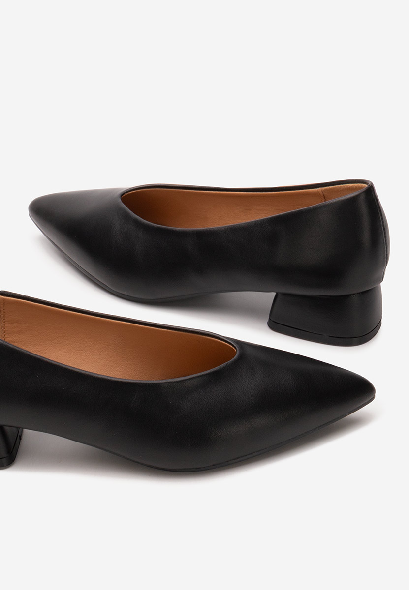 Čierne lodičky na hrubom opätku Sarilia