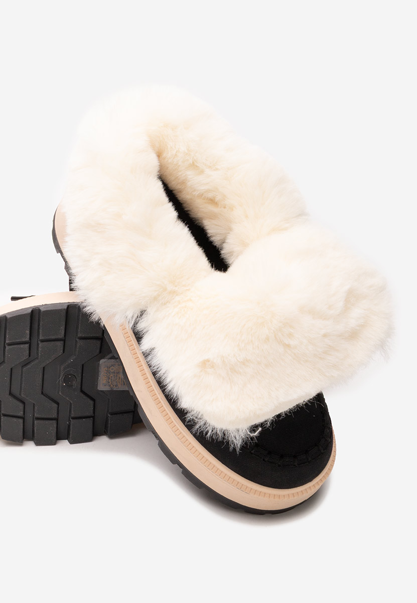 Čierne členkové čižmy na platforme Dionea