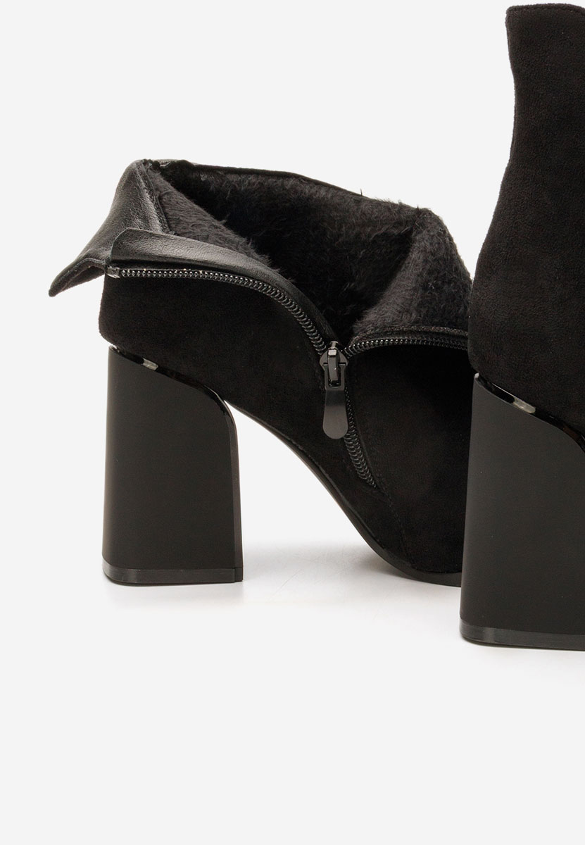 Čierne členkové čižmy na hrubom podpätku Savrina