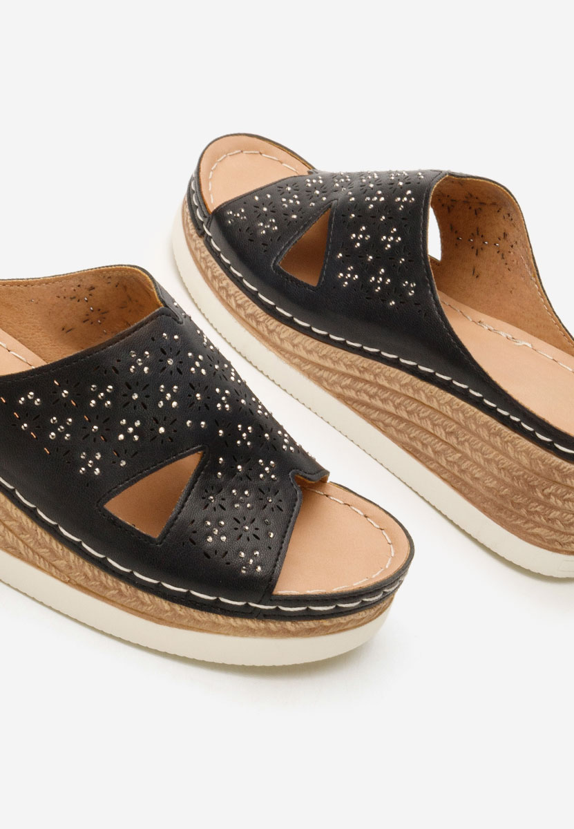 Čierne dámske šlapky na platforme Larue