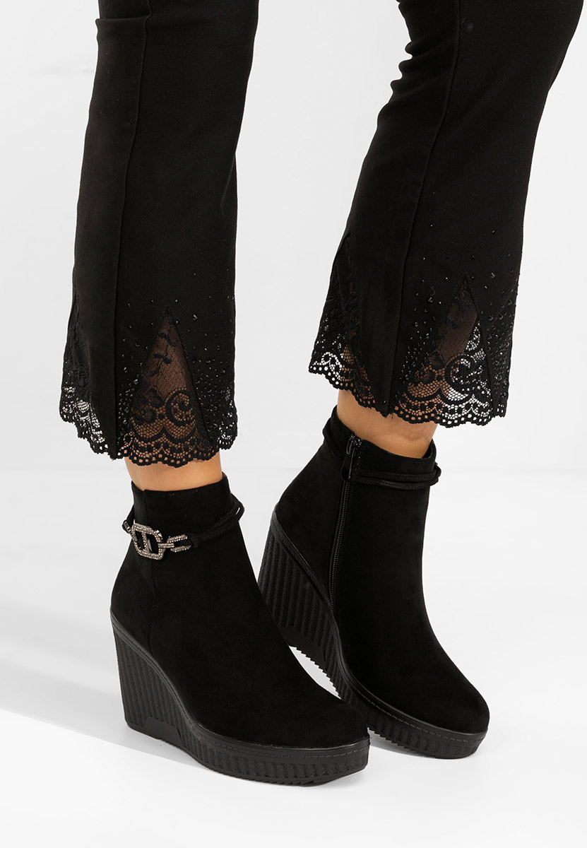 Čierne kotníkové čižmy na platforme Charlet V3