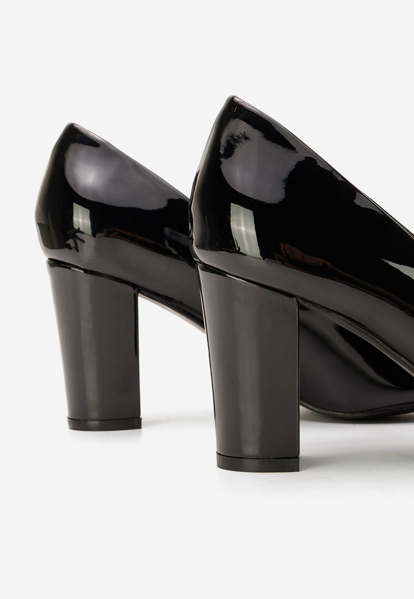 Čierne lakované lodičky Chique V5