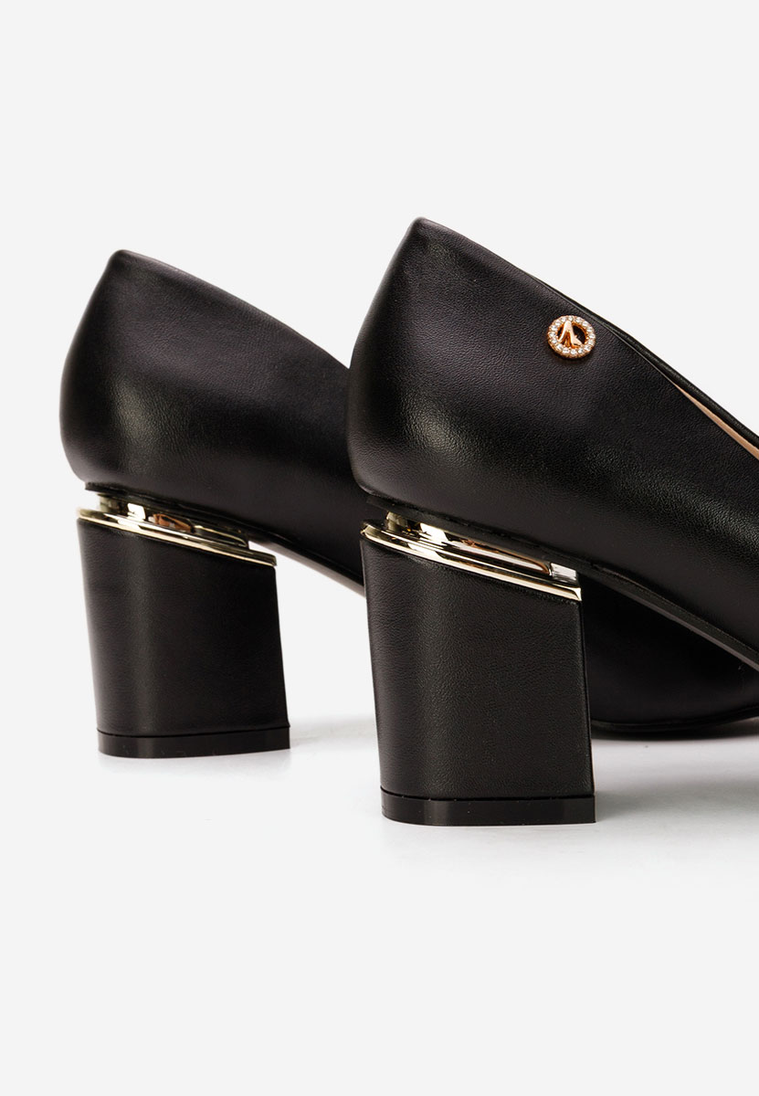 Čierne lodičky na hrubom opätku Nelia V4