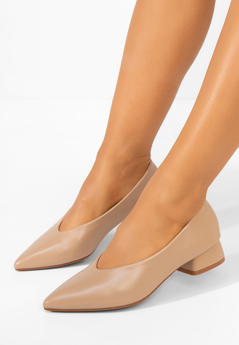 Béžové lodičky na hrubom opätku Sarilia