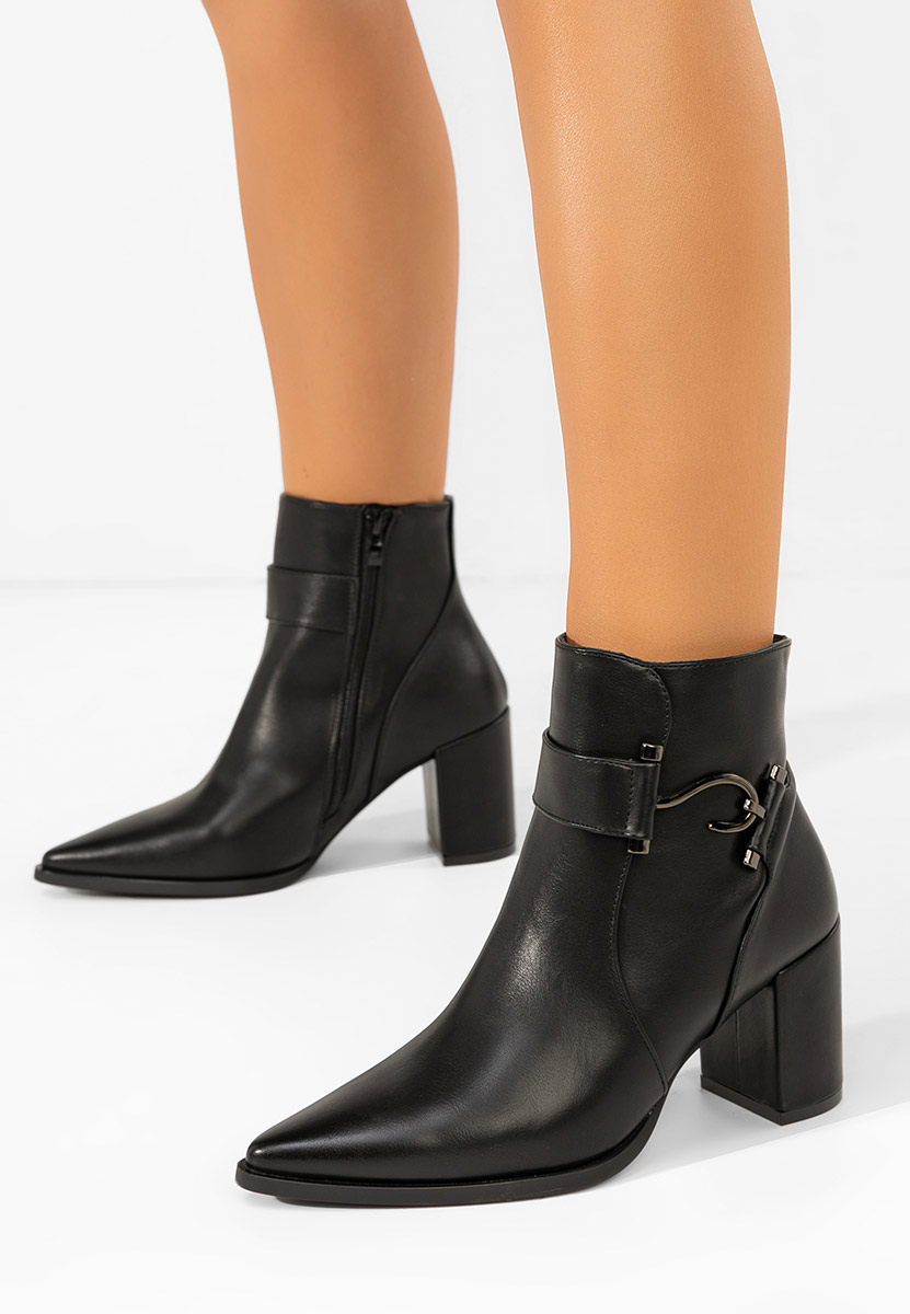 Čierne členkové čižmy na hrubom podpätku Savira