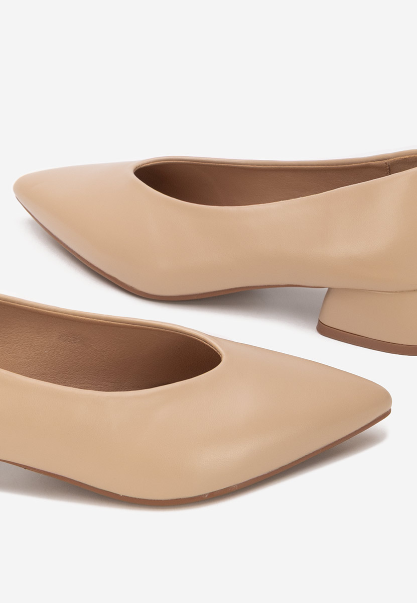 Béžové lodičky na hrubom opätku Sarilia