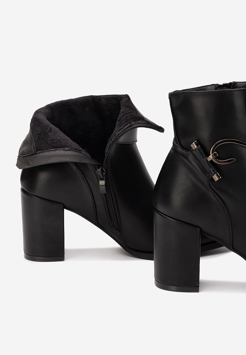 Čierne členkové čižmy na hrubom podpätku Savira