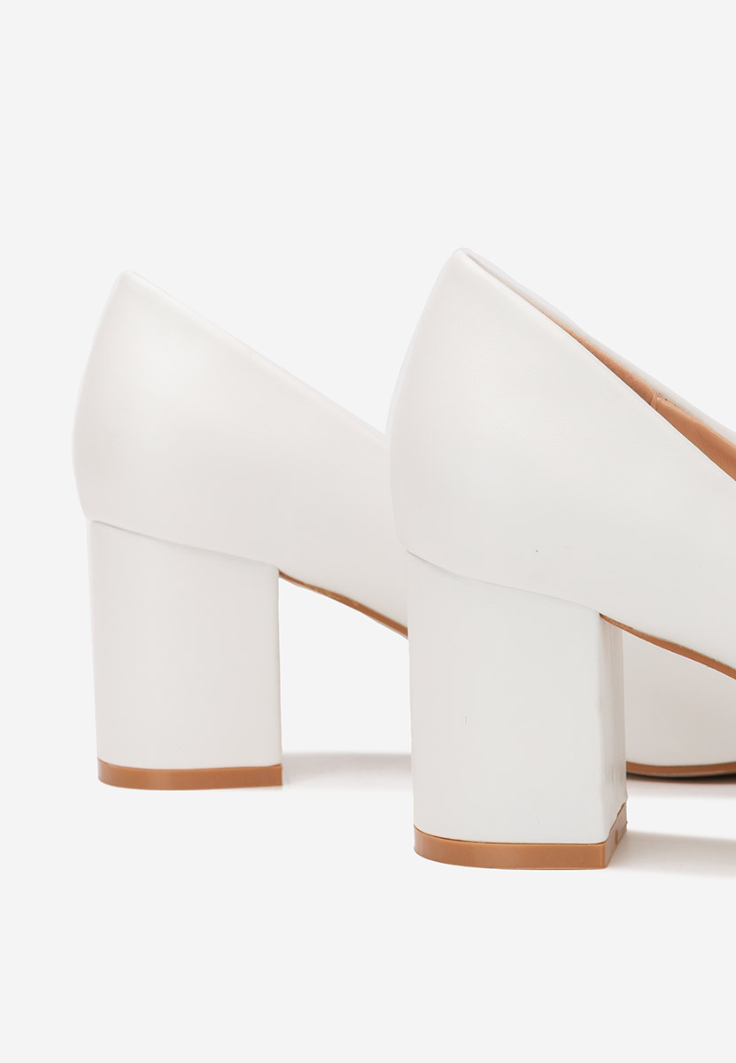 Biele lodičky na hrubom opätku Brivara