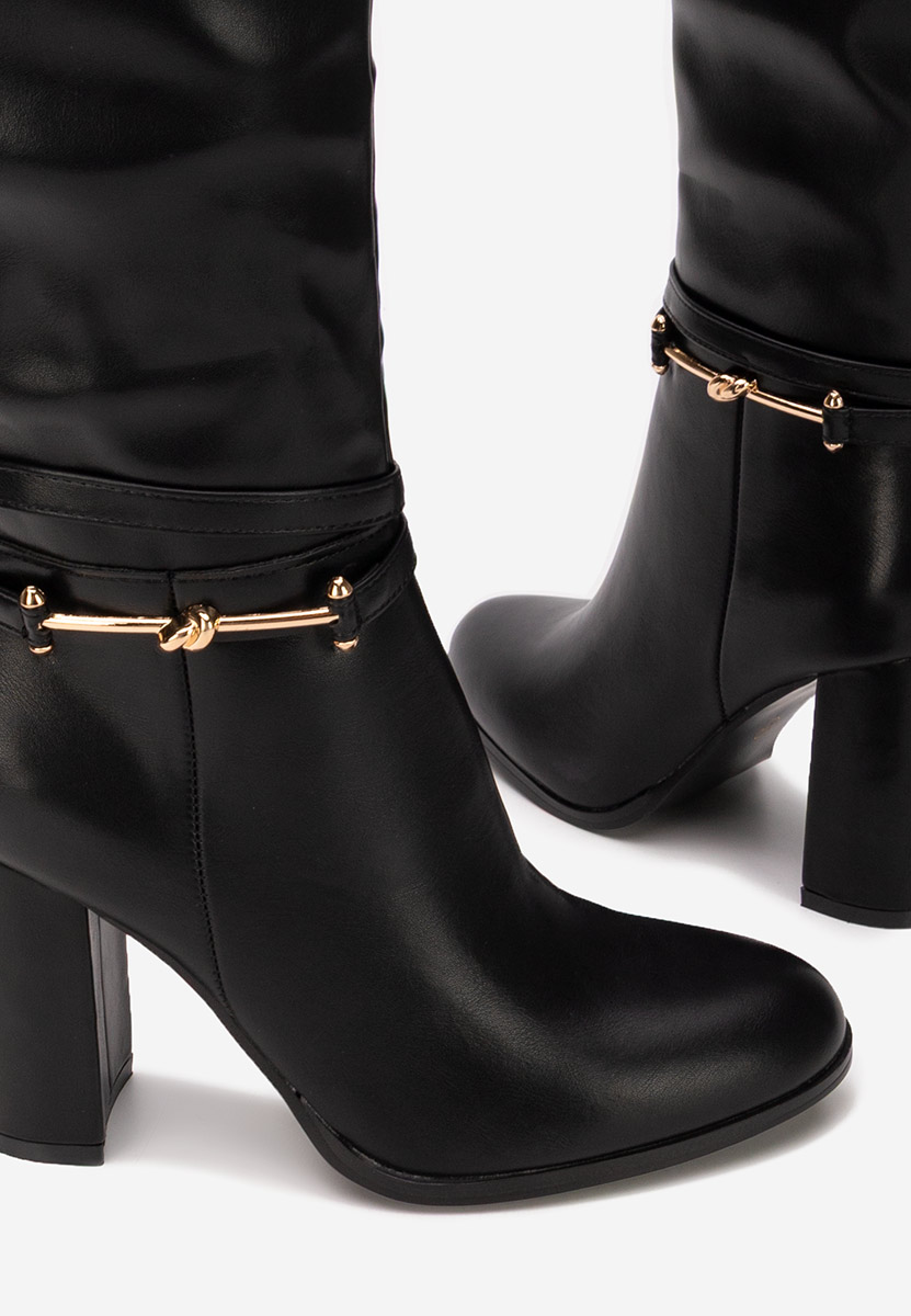 Čierne čižmy na hrubom podpätku Dresara