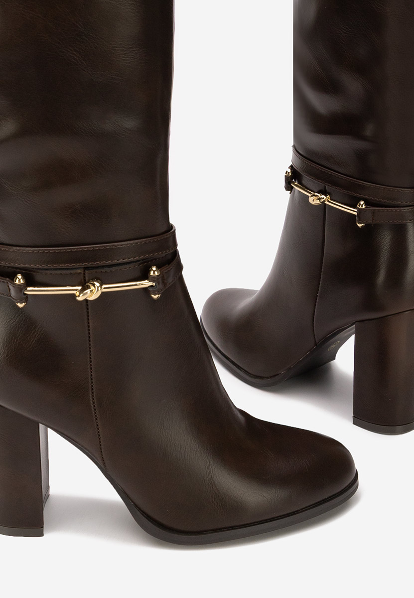 Hnedé čižmy na hrubom podpätku Dresara