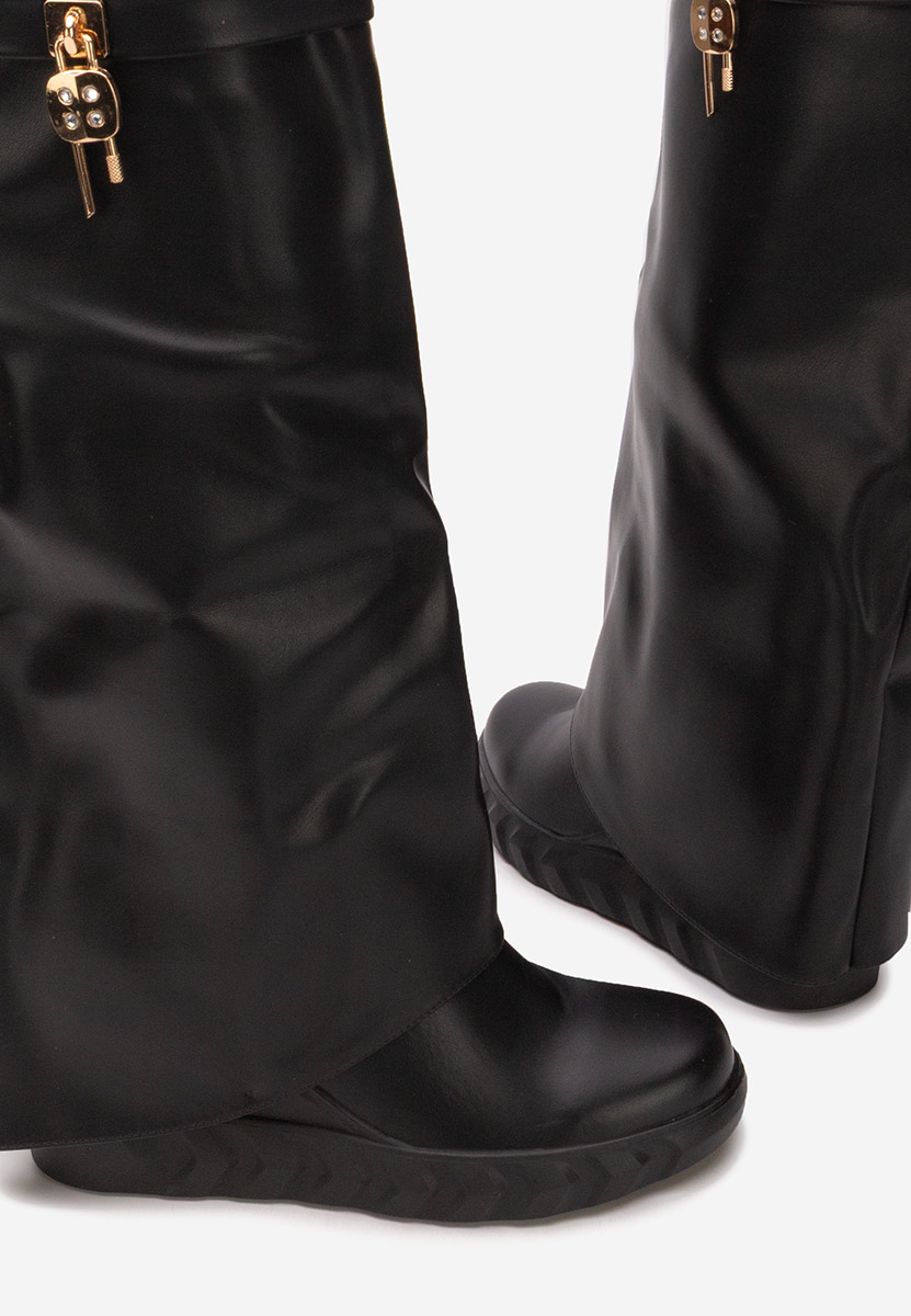 Čierne čižmy na platforme Ipira