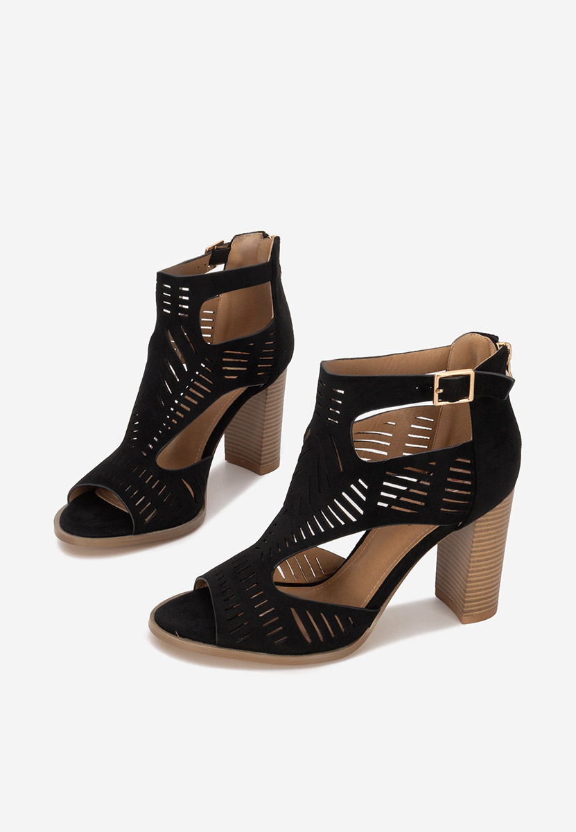 Čierne sandále na hrubom opätku Cassey