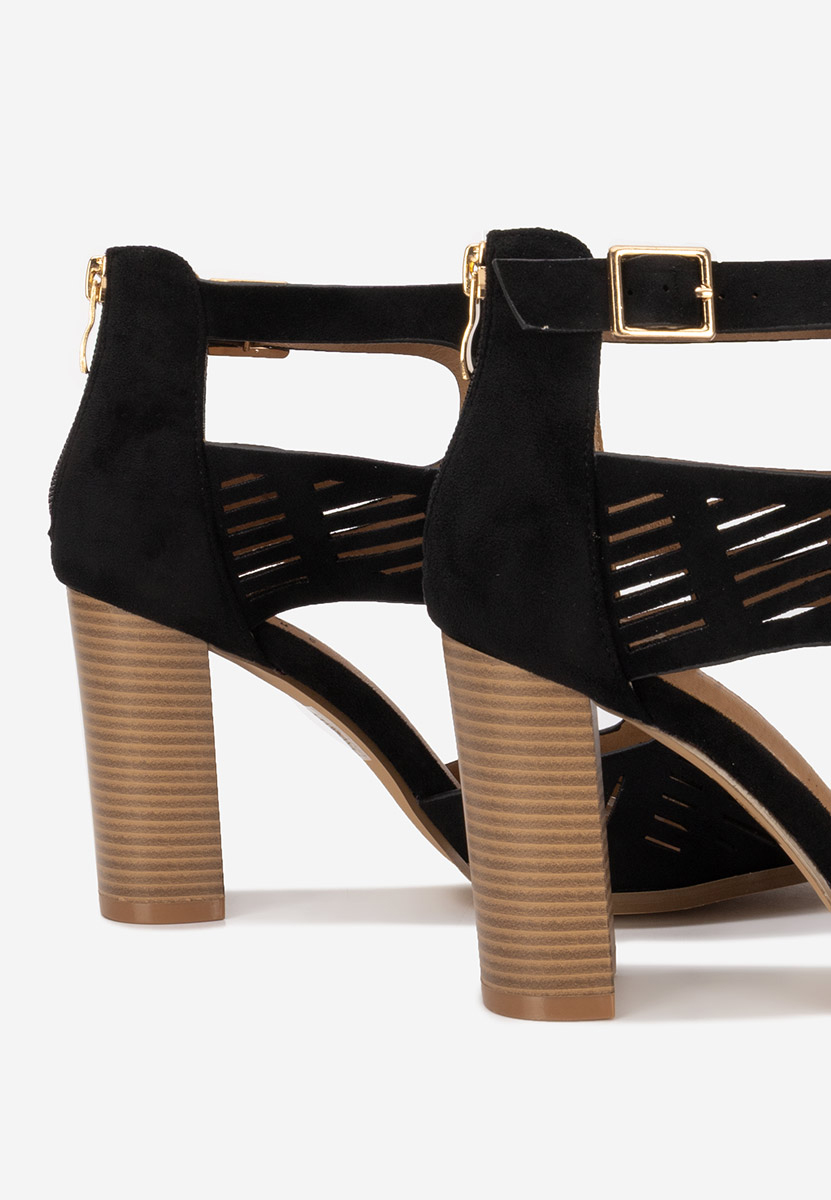 Čierne sandále na hrubom opätku Cassey