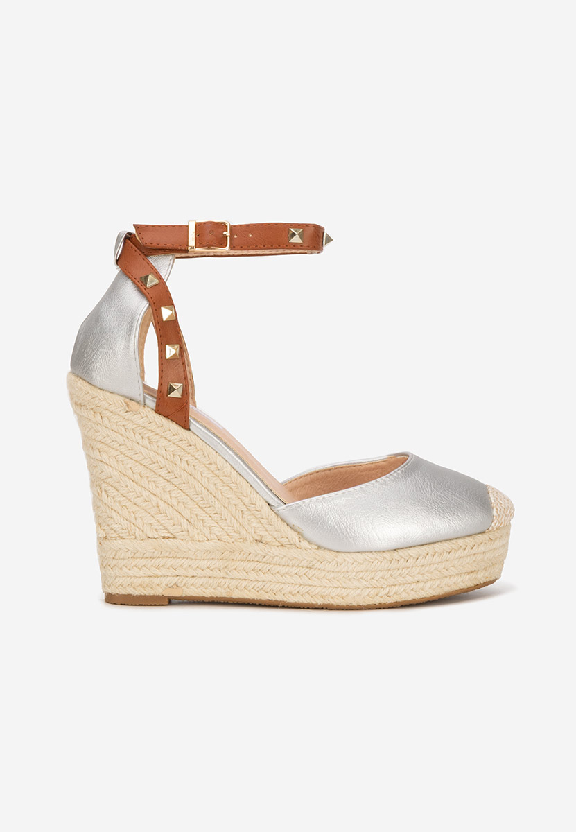 Strieborné sandále na klinovom podpätku Riviella