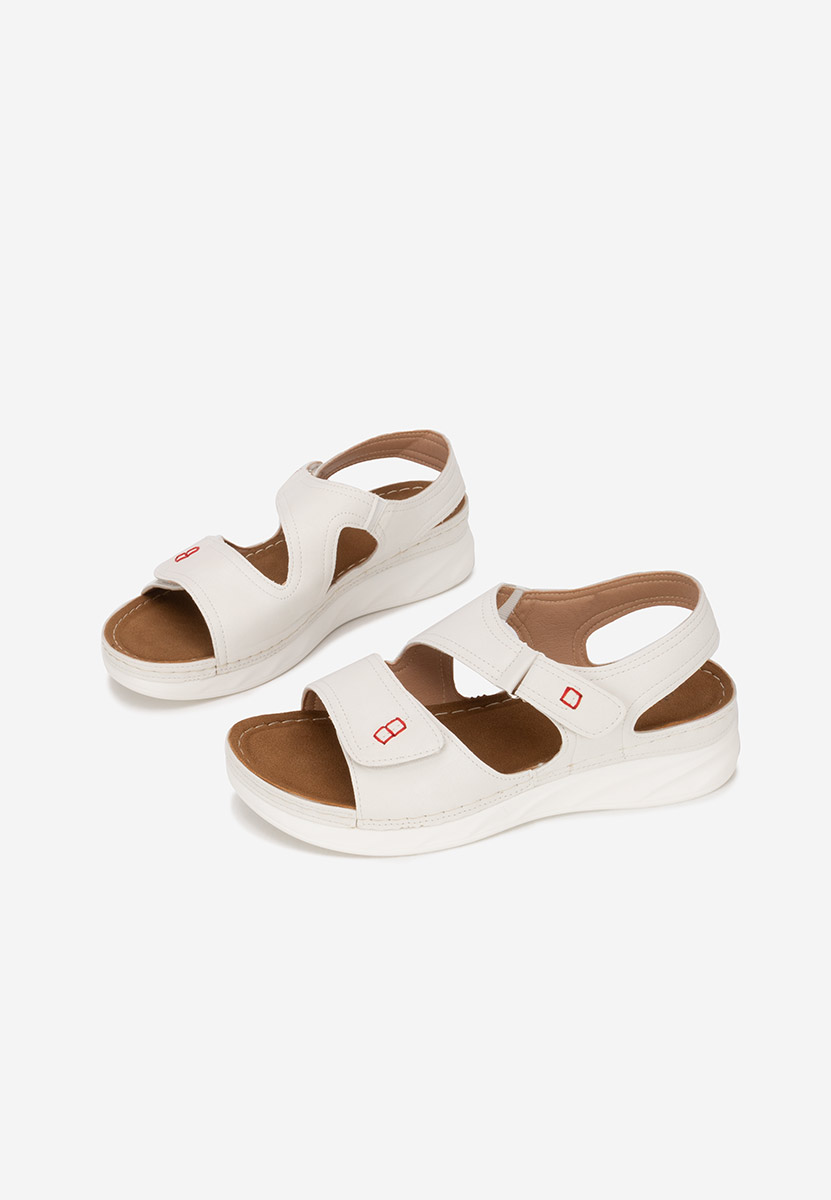 Biele dámske nízke sandále Metina