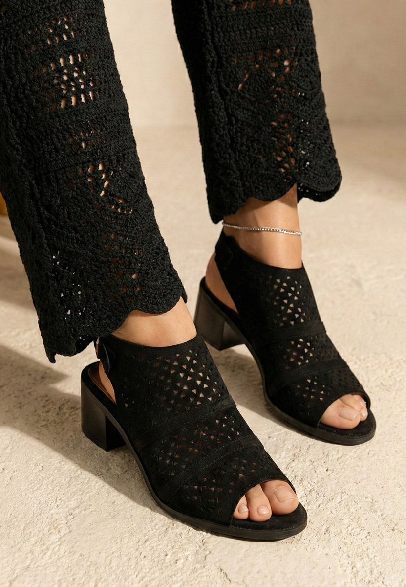 Čierne sandale na nizkom opatku Skarlet