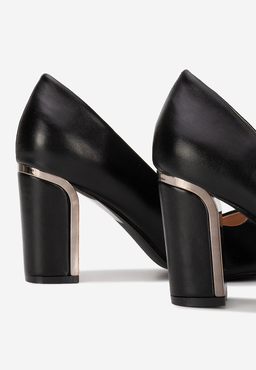 Čierne lodičky na hrubom opätku Geoana