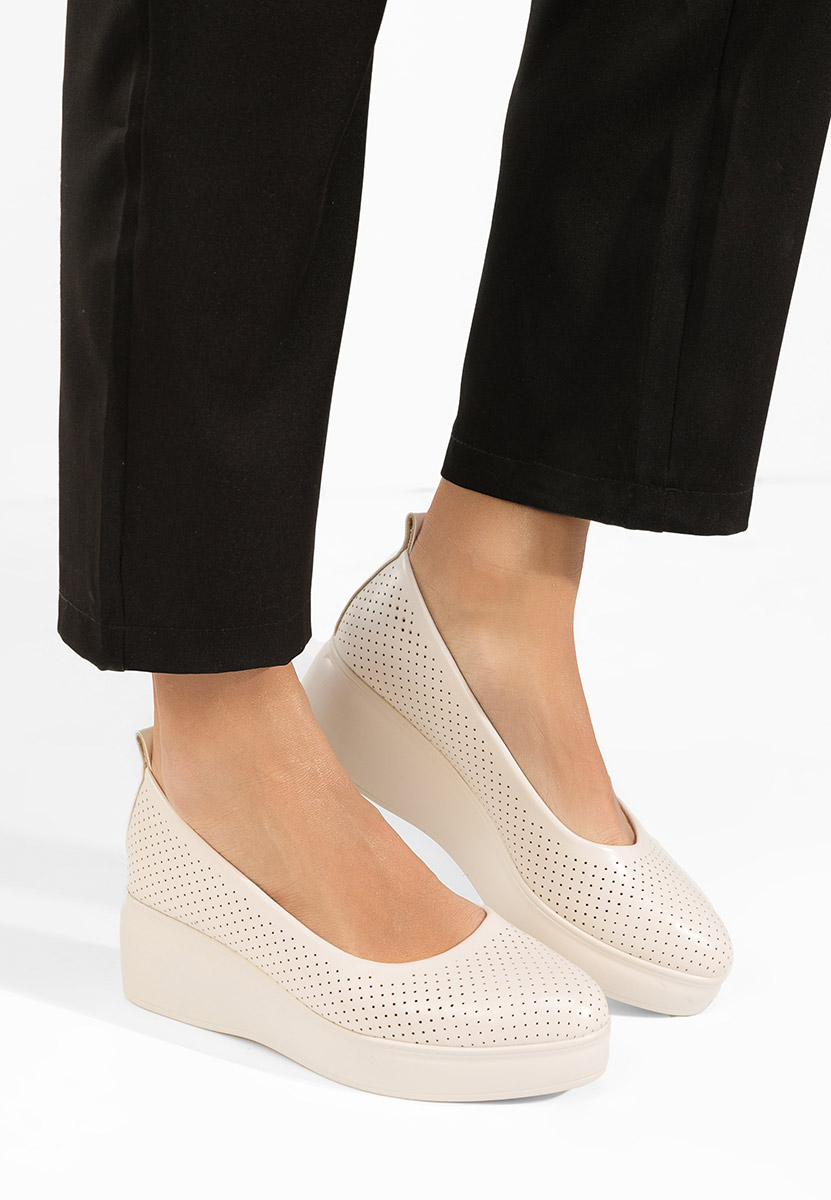 Béžové lodičky na platforme Danetia